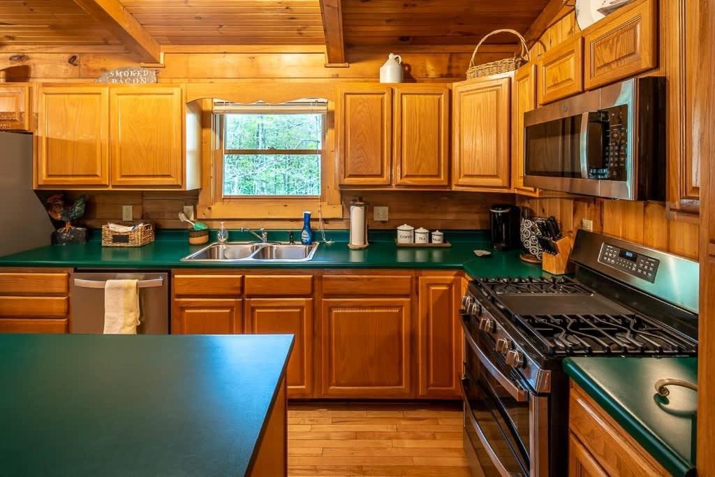 Cozy 'Grey Fox' Cabin Between Boone & Blowing Rock Exteriör bild