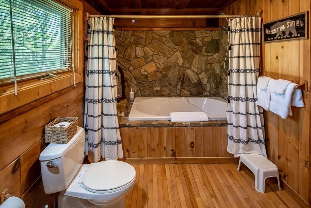 Cozy 'Grey Fox' Cabin Between Boone & Blowing Rock Exteriör bild