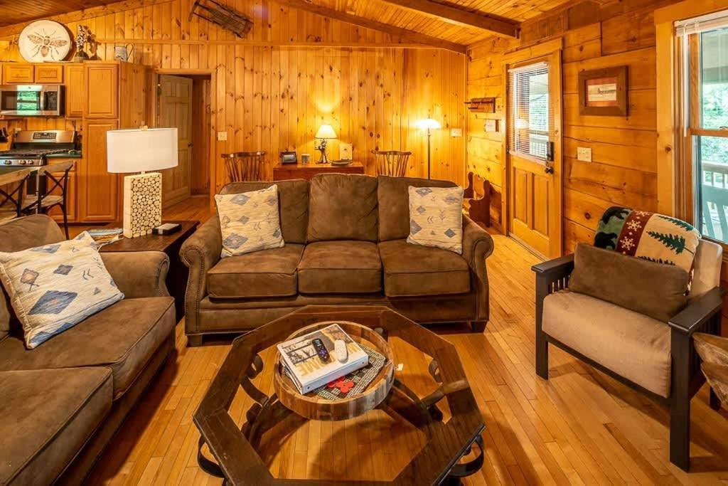 Cozy 'Grey Fox' Cabin Between Boone & Blowing Rock Exteriör bild